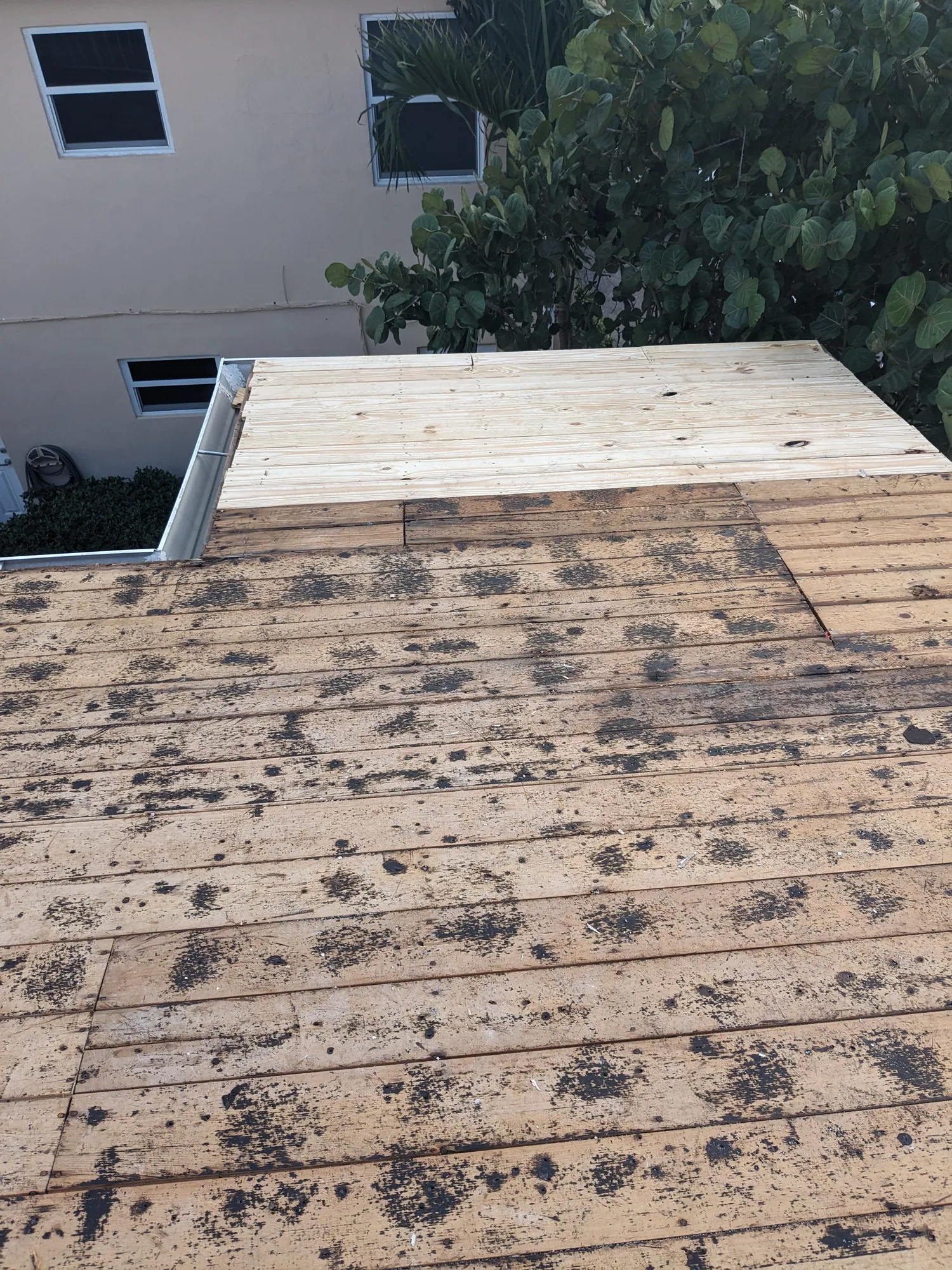 Standing seam metal roof by DR Construction & Roofing in South Florida